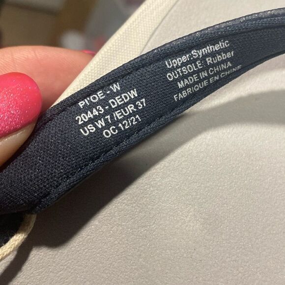 NWT-OLUKAI-Pi'oe Women's Beach Sandals,Water-Resistant-Navy blue and Grey-Size 7 - Picture 8 of 9